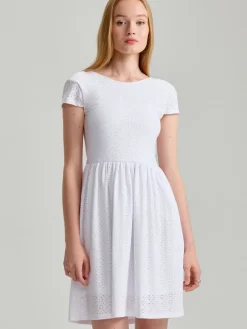 Ażurowa sukienka mini z odkrytymi plecami biała