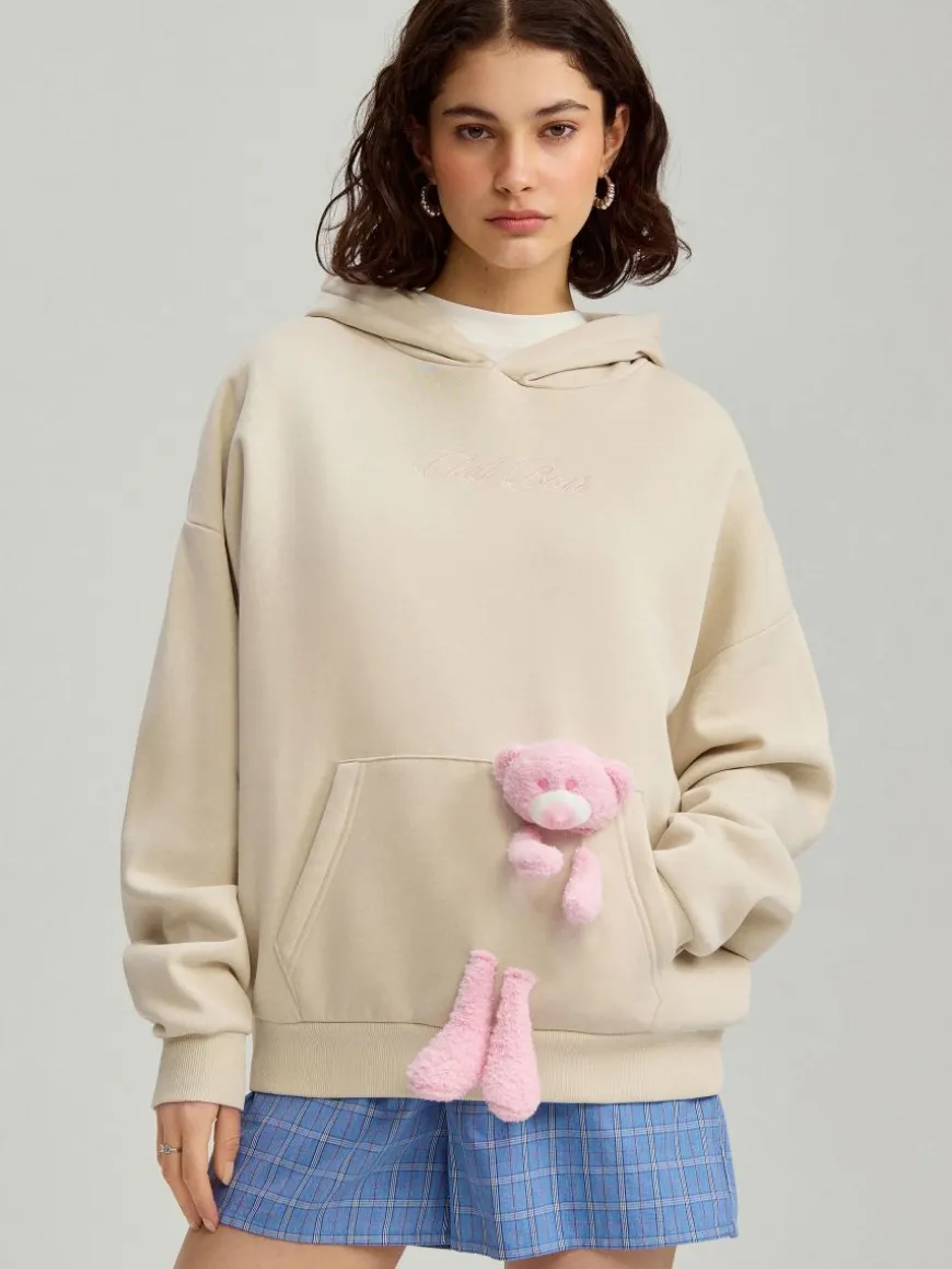 Beżowa bluza z haftem Chill Bear z doszytym misiem