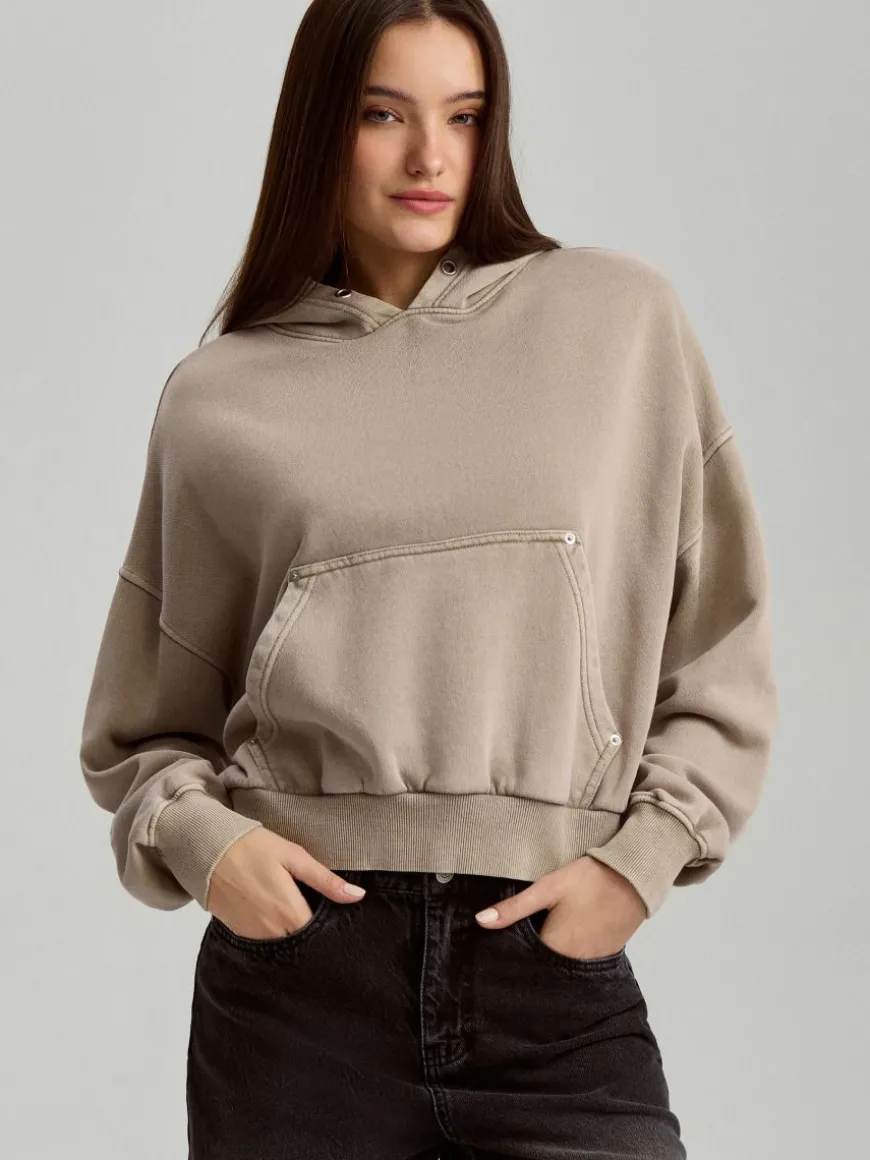 Beżowa bluza z kapturem i efektem acid wash