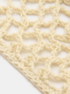 Beżowa czapka ażurowa w stylu boho