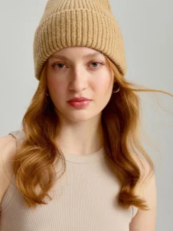 Beżowa czapka beanie