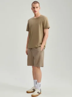 Beżowa koszulka regular fit ze strukturalnej dzianiny