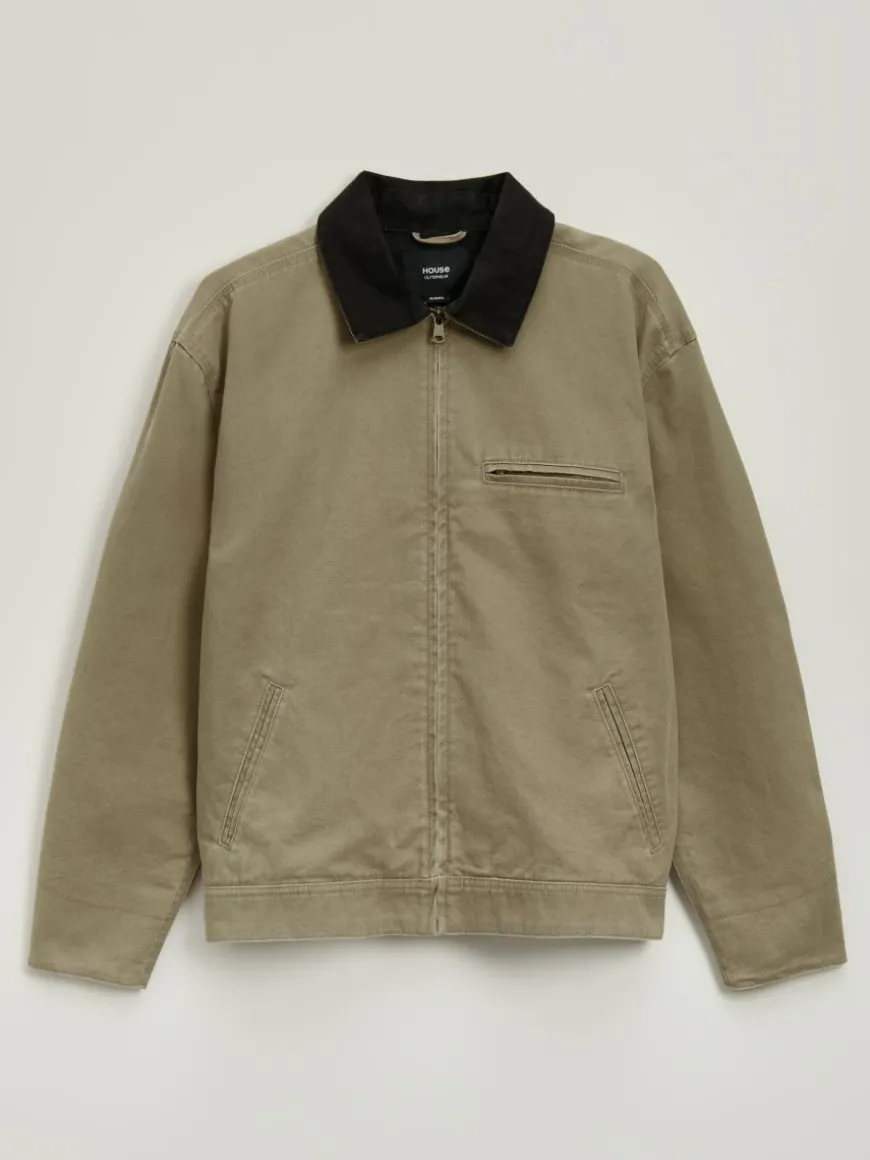 Beżowa kurtka typu barn jacket z kontrastowym kołnierzem