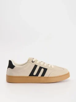 Beżowe sneakersy z łączonych materiałów