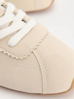 Beżowe sneakersy z imitacji zamszu