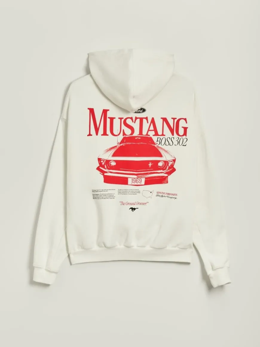 Biała bluza z kapturem i nadrukiem Ford Mustang