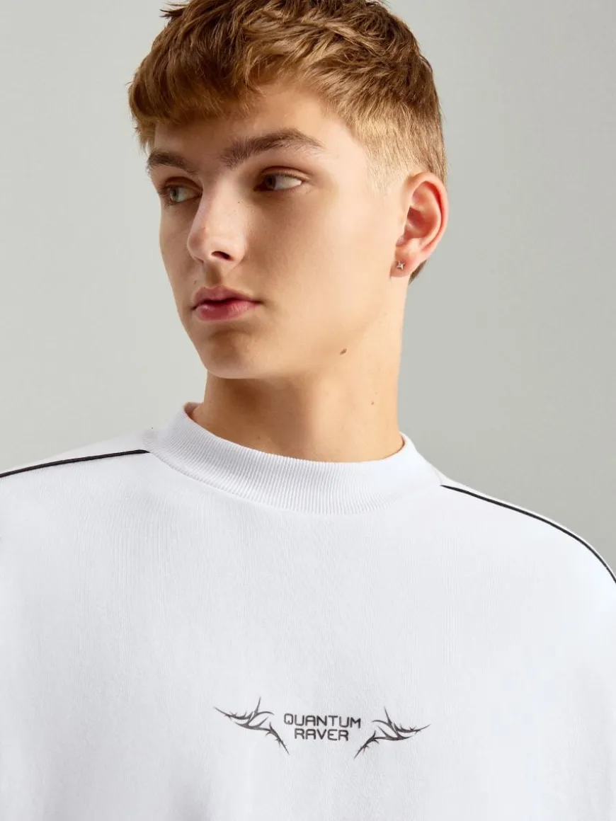 Biała bluza z nadrukiem boxy fit