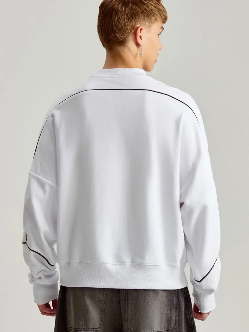Biała bluza z nadrukiem boxy fit