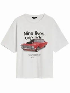 Biała koszulka z nadrukiem Nine lives one ride