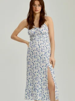 Biała sukienka midi fit&flare w kwiaty