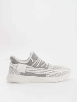 Białe sneakersy z siateczki