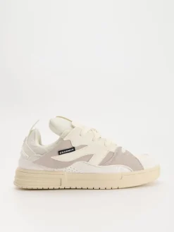 Biało-beżowe sneakersy z łączonych materiałów