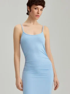 Błękitna sukienka maxi bodycone na ramiączkach