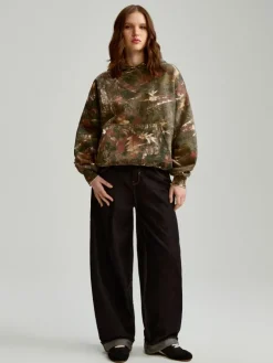 Bluza z kapturem i motywem camo tree