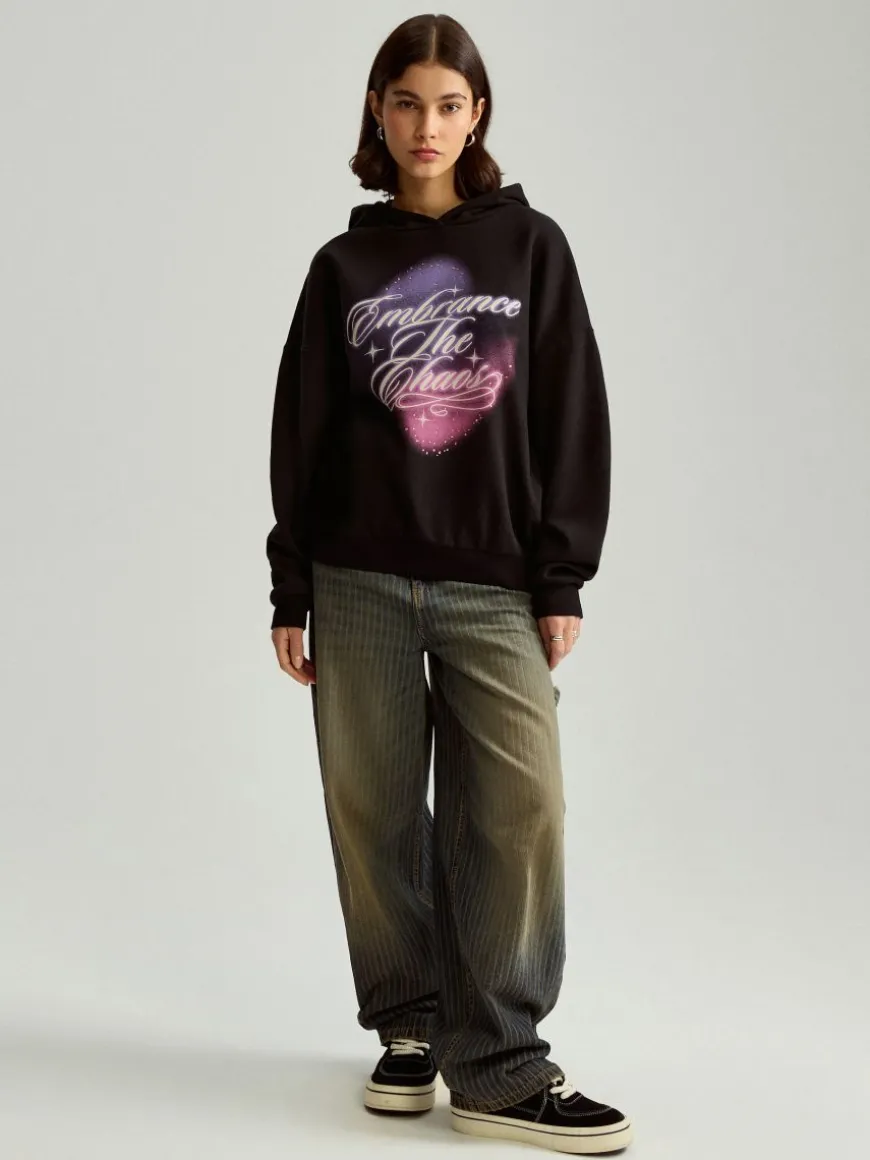 Bluza z kapturem i nadrukiem Embrance the chaos