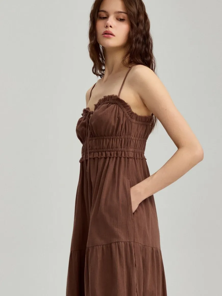 Brązowa sukienka maxi fit&flare z kieszeniami i falbanami