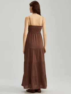 Brązowa sukienka maxi fit&flare z kieszeniami i falbanami