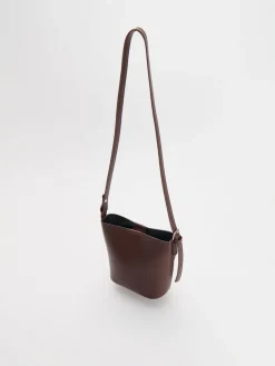 Brązowa torebka crossbody z imitacji skóry