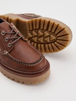 Brązowe loafersy z imitacji skóry