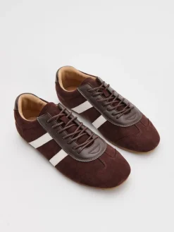 Brązowe sneakersy retro z imitacji zamszu