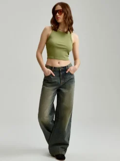 Ciemnoniebieskie jeansy straight fit