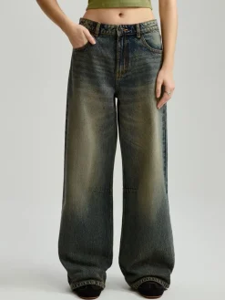 Ciemnoniebieskie jeansy straight fit