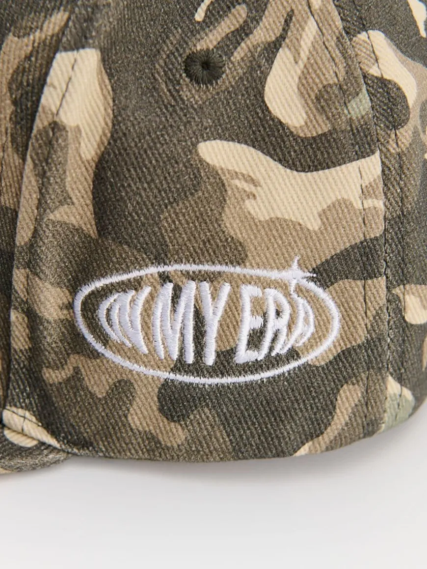 Czapka z daszkiem full cap z haftem i motywem camo