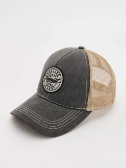 Czapka z daszkiem i naszywką trucker hat