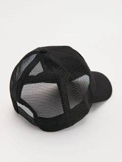 Czapka z daszkiem trucker hat z motywem szop pracza