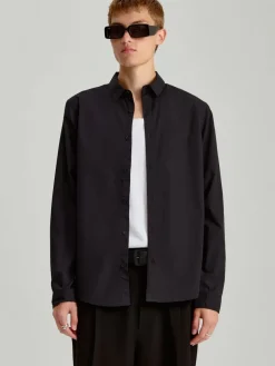Czarna koszula slim fit z długim rękawem