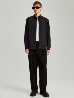 Czarna koszula slim fit z długim rękawem