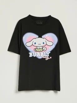 Czarna koszulka oversize z nadrukiem Cinnamoroll
