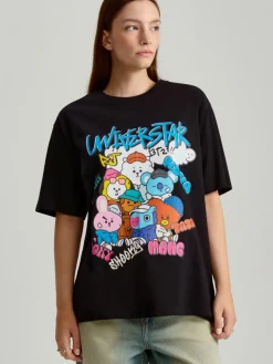 Czarna koszulka z nadrukiem BT21 Universtar
