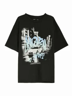 Czarna koszulka ze streetwearowym nadrukiem