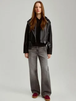 Czarna kurtka biker oversize z paskiem