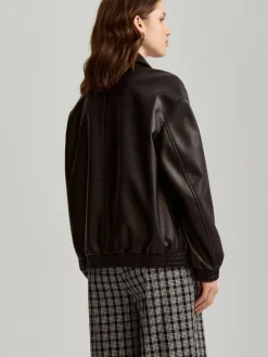 Czarna kurtka bomber dad fit z imitacji skóry