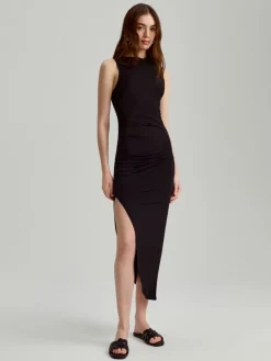 Czarna sukienka maxi bodycon z rozcięciem