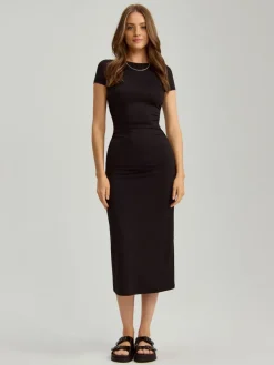 Czarna sukienka maxi bodycon z krótkim rękawem