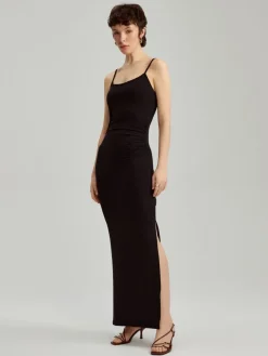 Czarna sukienka maxi bodycone na ramiączkach