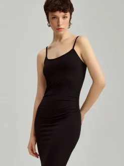 Czarna sukienka maxi bodycone na ramiączkach