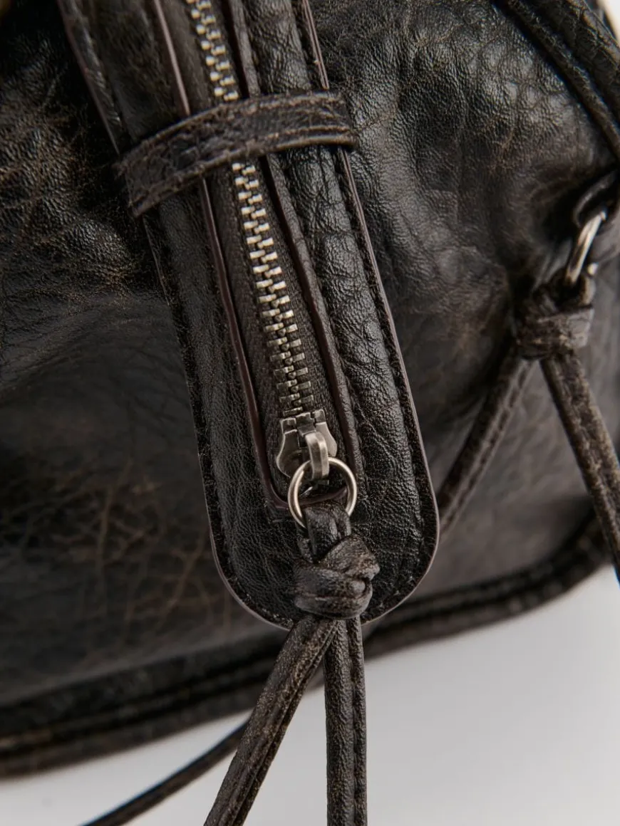 Czarna torba shopper w stylu vintage