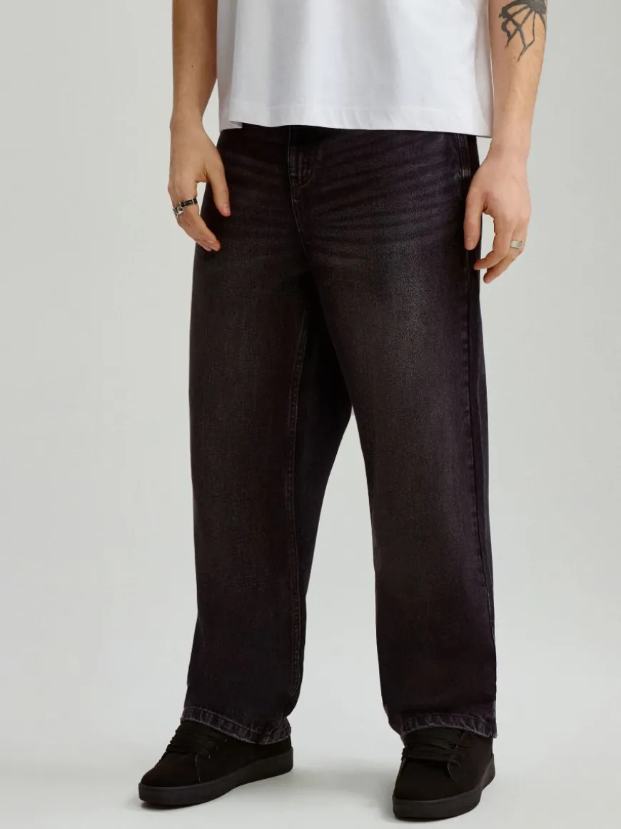 Czarne jeansy baggy fit