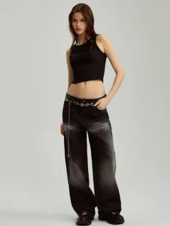 Czarne jeansy baggy fit z naszywkami na tyle