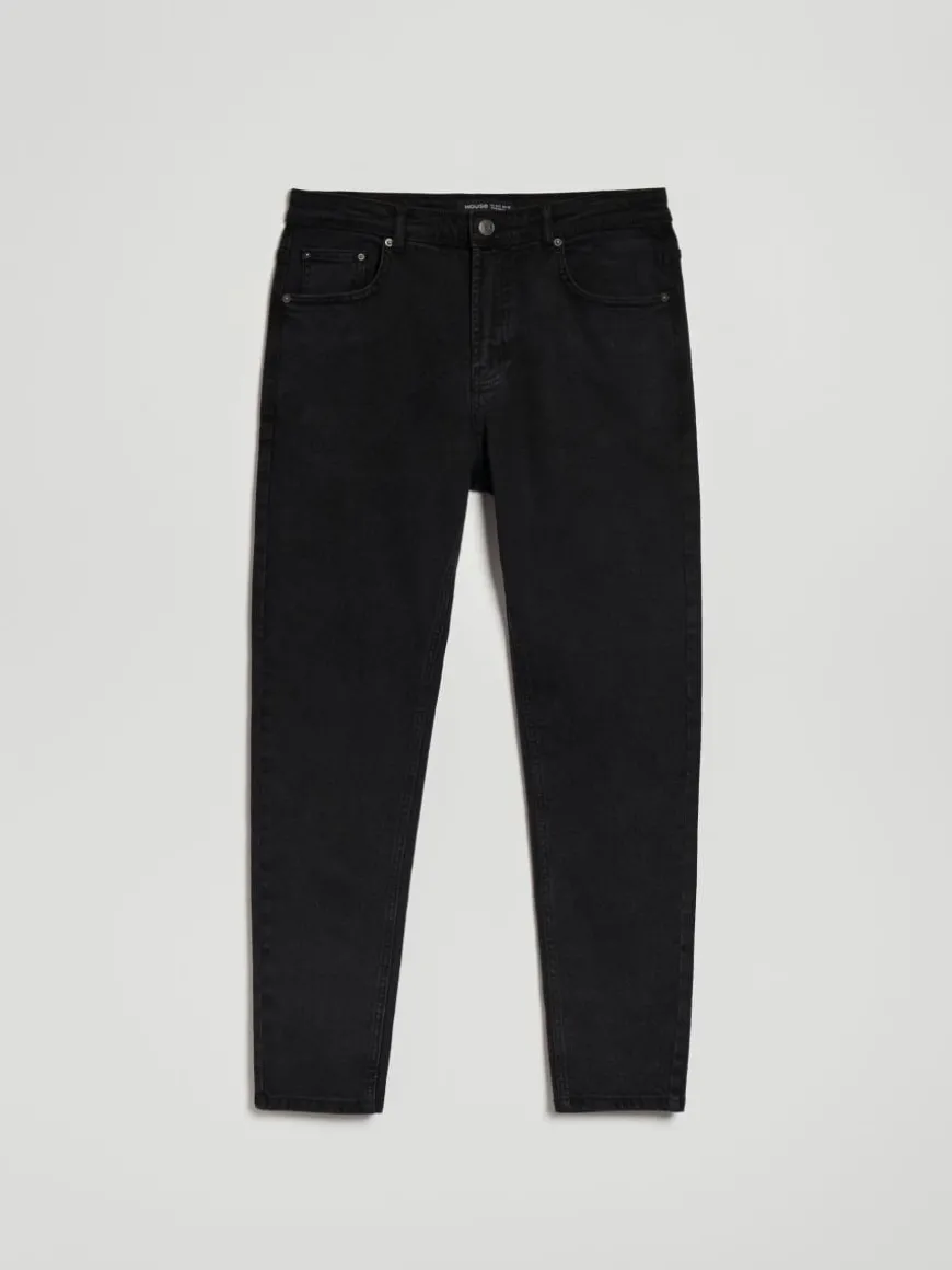 Czarne jeansy carrot fit