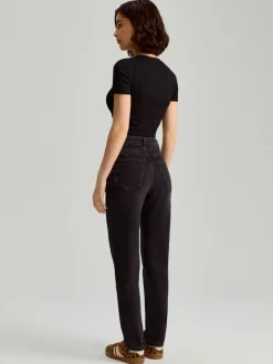 Czarne jeansy mom fit z wysokim stanem