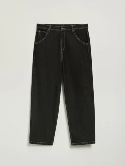 Czarne jeansy skater fit z kontrastowymi szwami