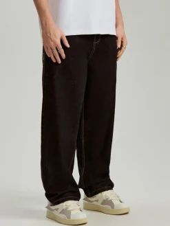 Czarne jeansy skater fit z kontrastowymi szwami