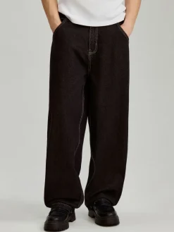 Czarne jeansy skater fit z kontrastowymi szwami
