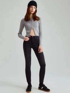 Czarne jeansy skinny fit mid waist