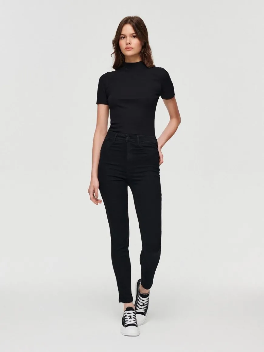 Czarne jeansy skinny fit z wysokim stanem